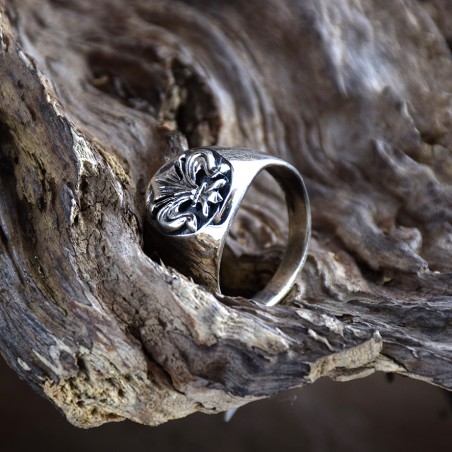 OVAL SIGNET FLORENTINE LILY STERLING SILVER MAN’S RING